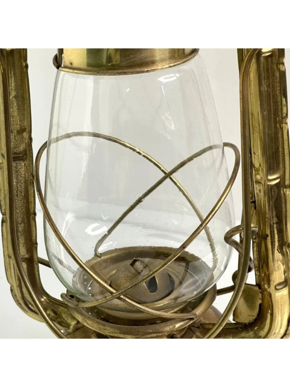 Vintage Lacquered Brass Hurricane Lantern Made in India Clean Glass Globe 12.5